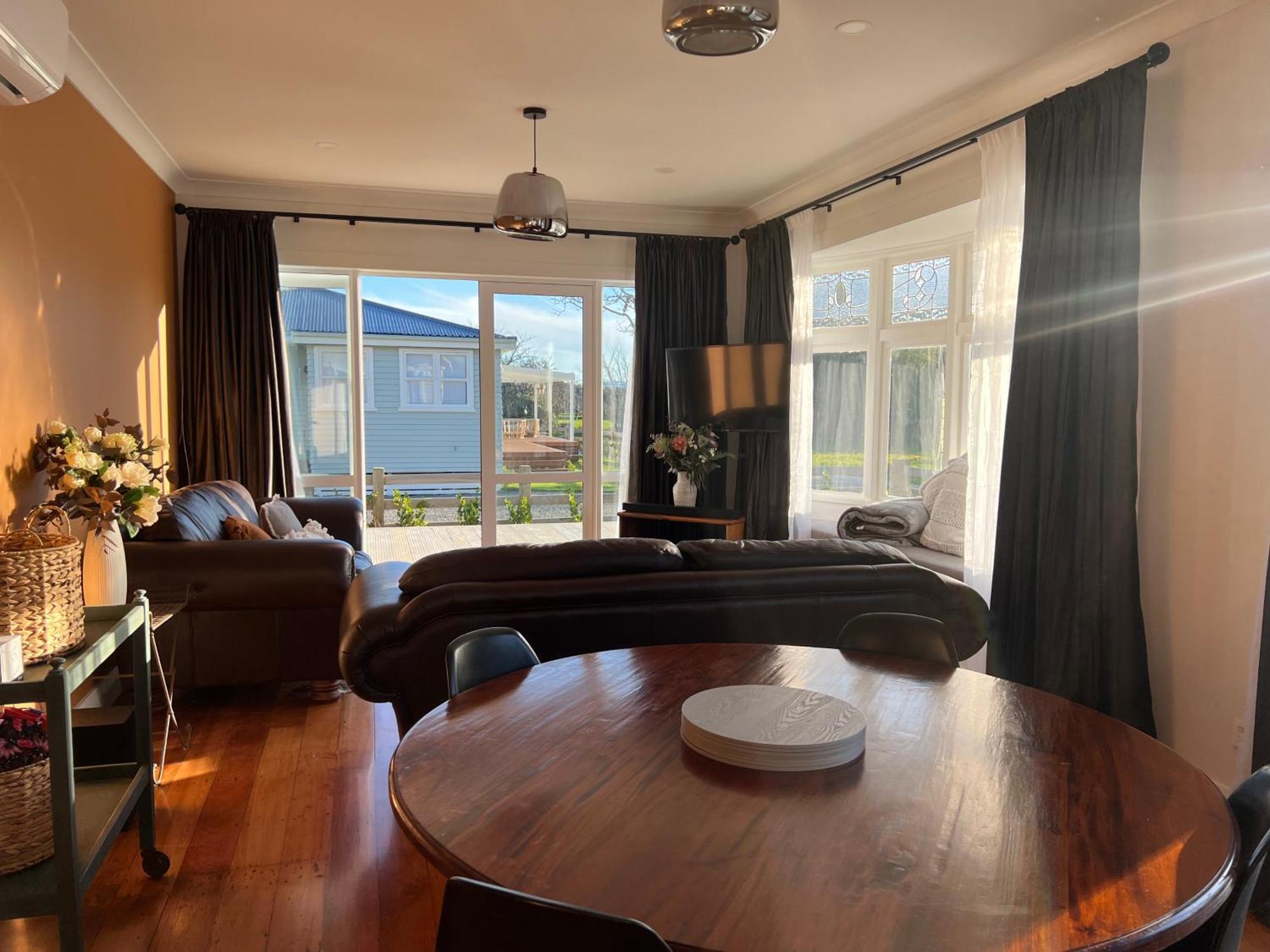 Pinot Villas Martinborough Exteriör bild