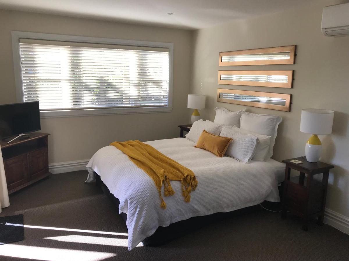 Pinot Villas Martinborough Exteriör bild